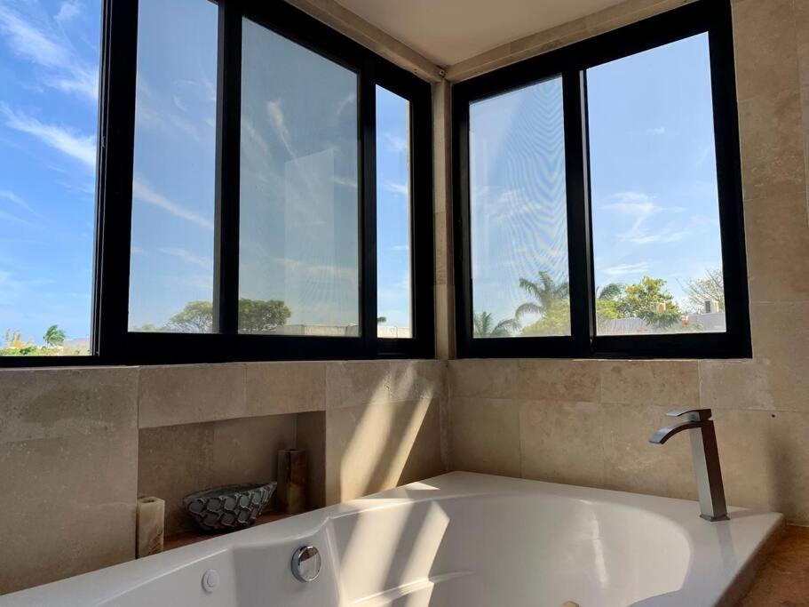 Charming Lagoon Front Villa By Casa Paraiso Cancun Exterior photo