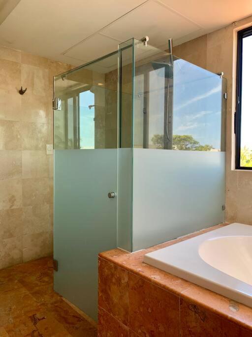 Charming Lagoon Front Villa By Casa Paraiso Cancun Exterior photo